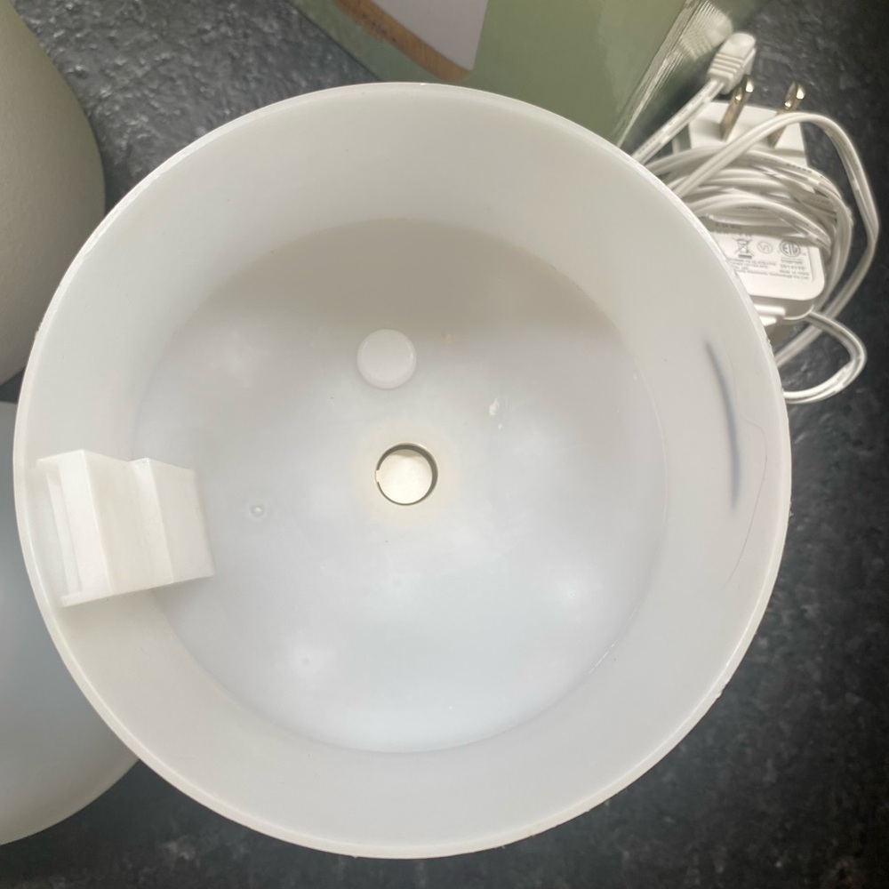 Essential Oil Diffuser - Picture 3 of 4